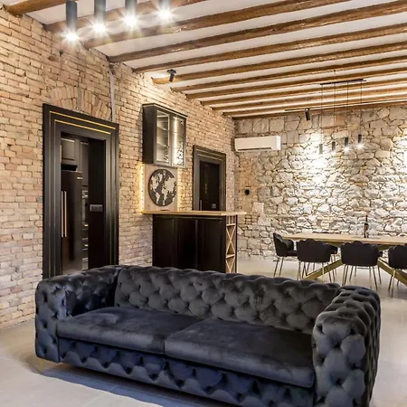 Royal “aurato” Apartment Split